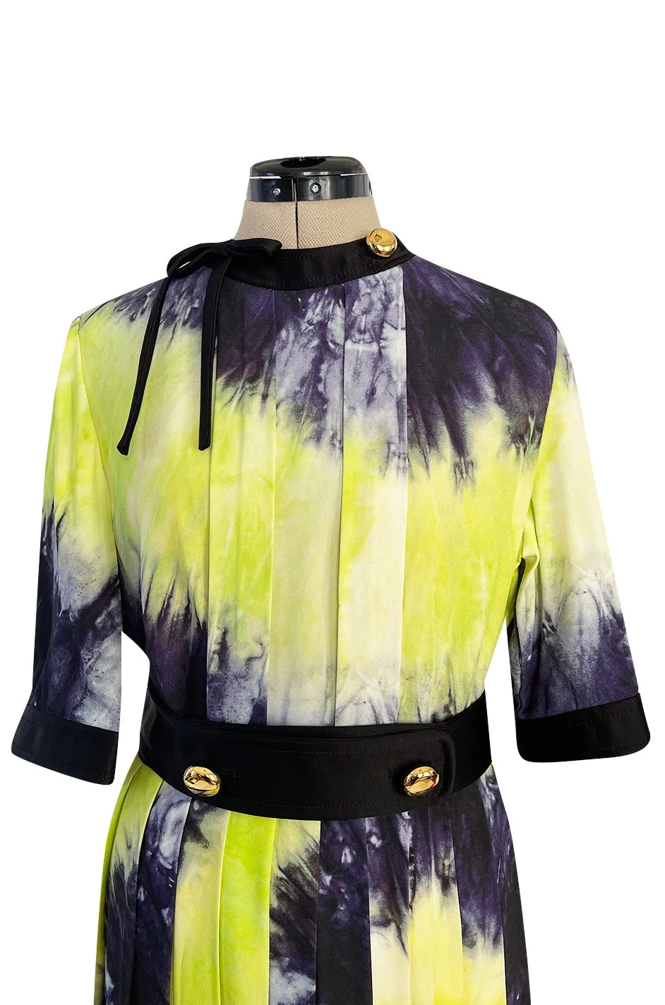 Gorgeous Spring 2019 Prada Look 41 Runway Neon Green & Navy Tie Dye Dress