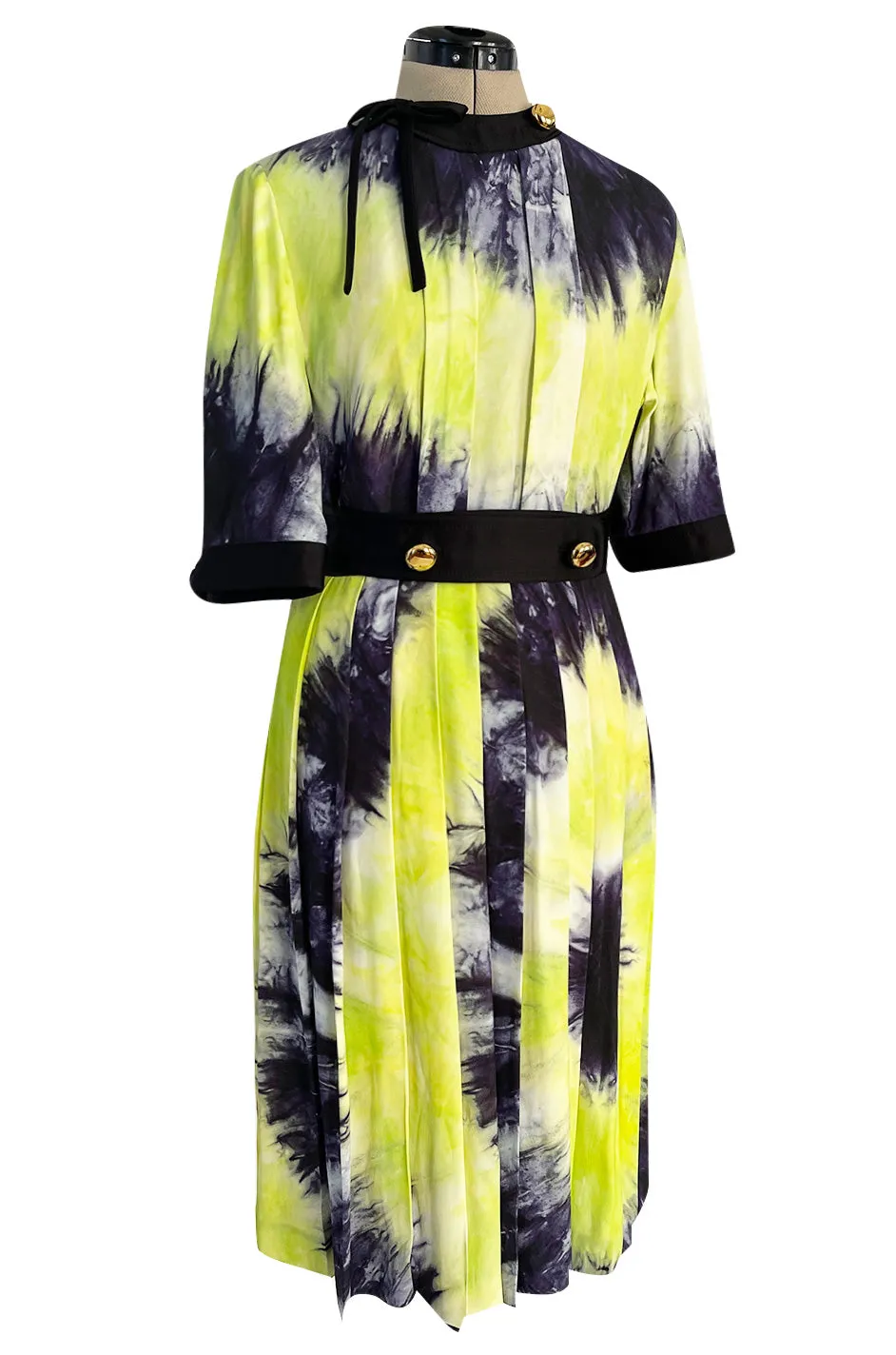 Gorgeous Spring 2019 Prada Look 41 Runway Neon Green & Navy Tie Dye Dress