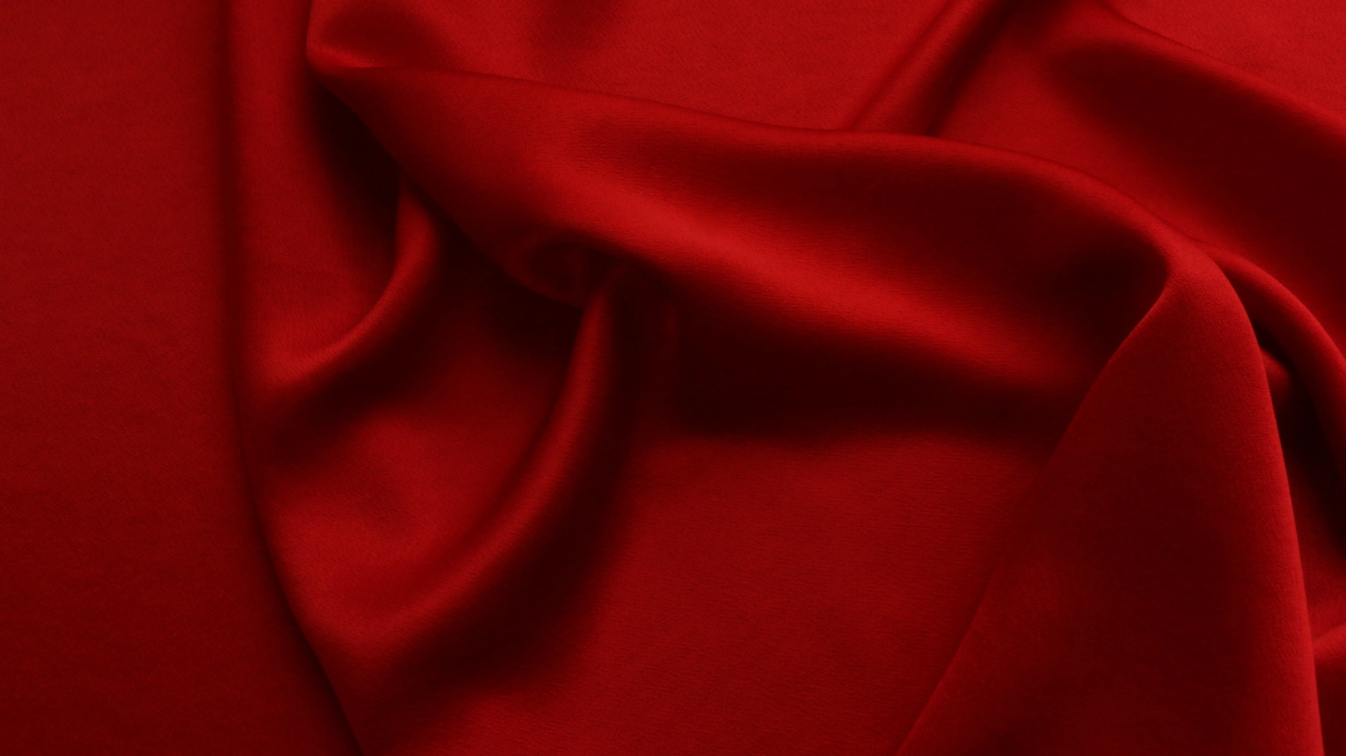 REMNANT 0.80m x 1.46m - SATIN FABRIC - Red colour
