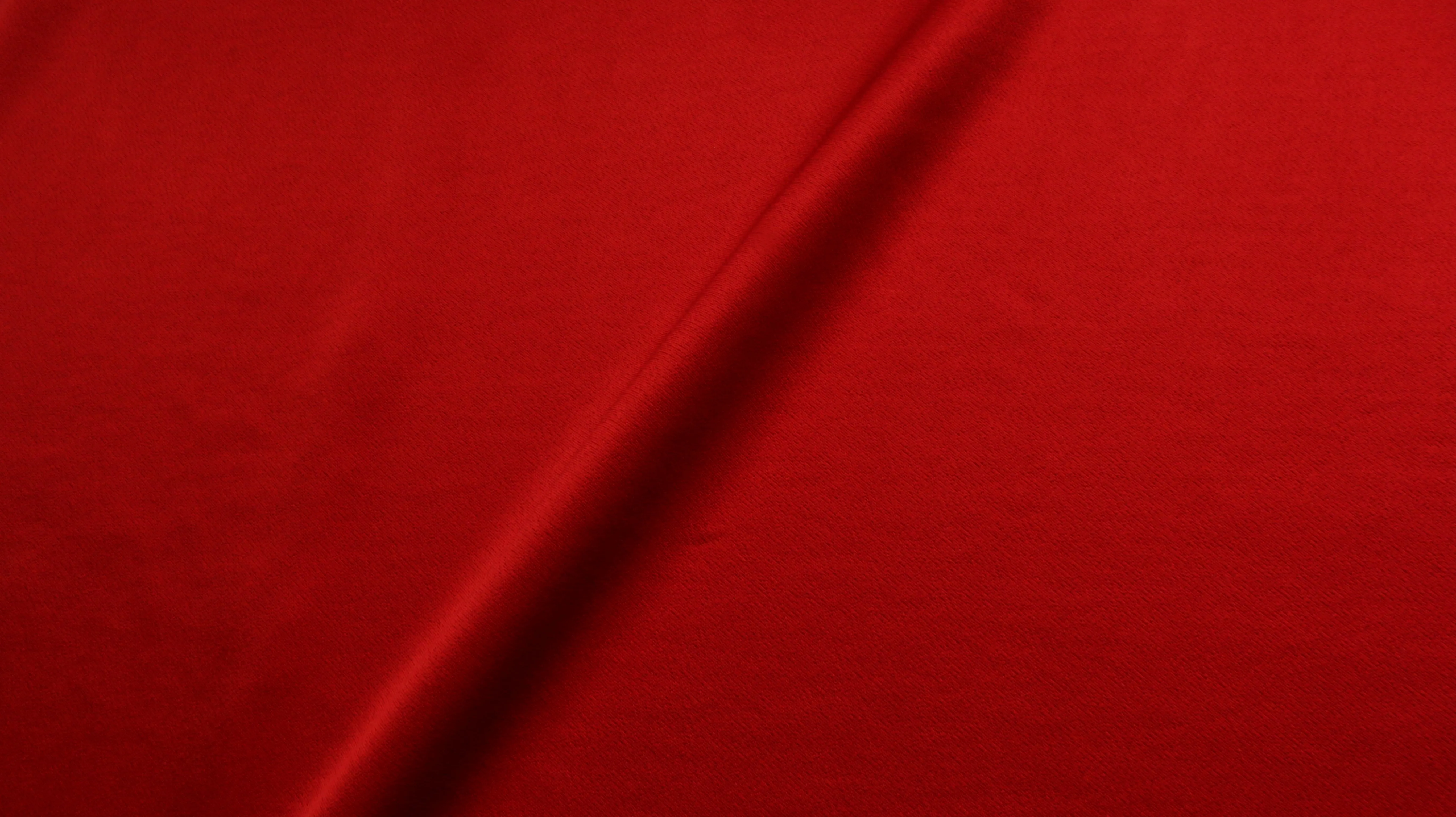 REMNANT 0.80m x 1.46m - SATIN FABRIC - Red colour