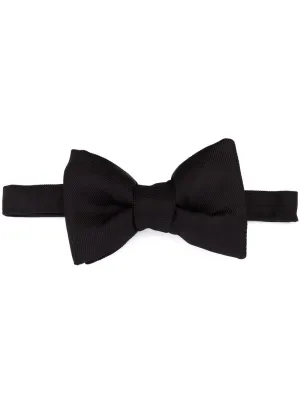 Silk bow tie