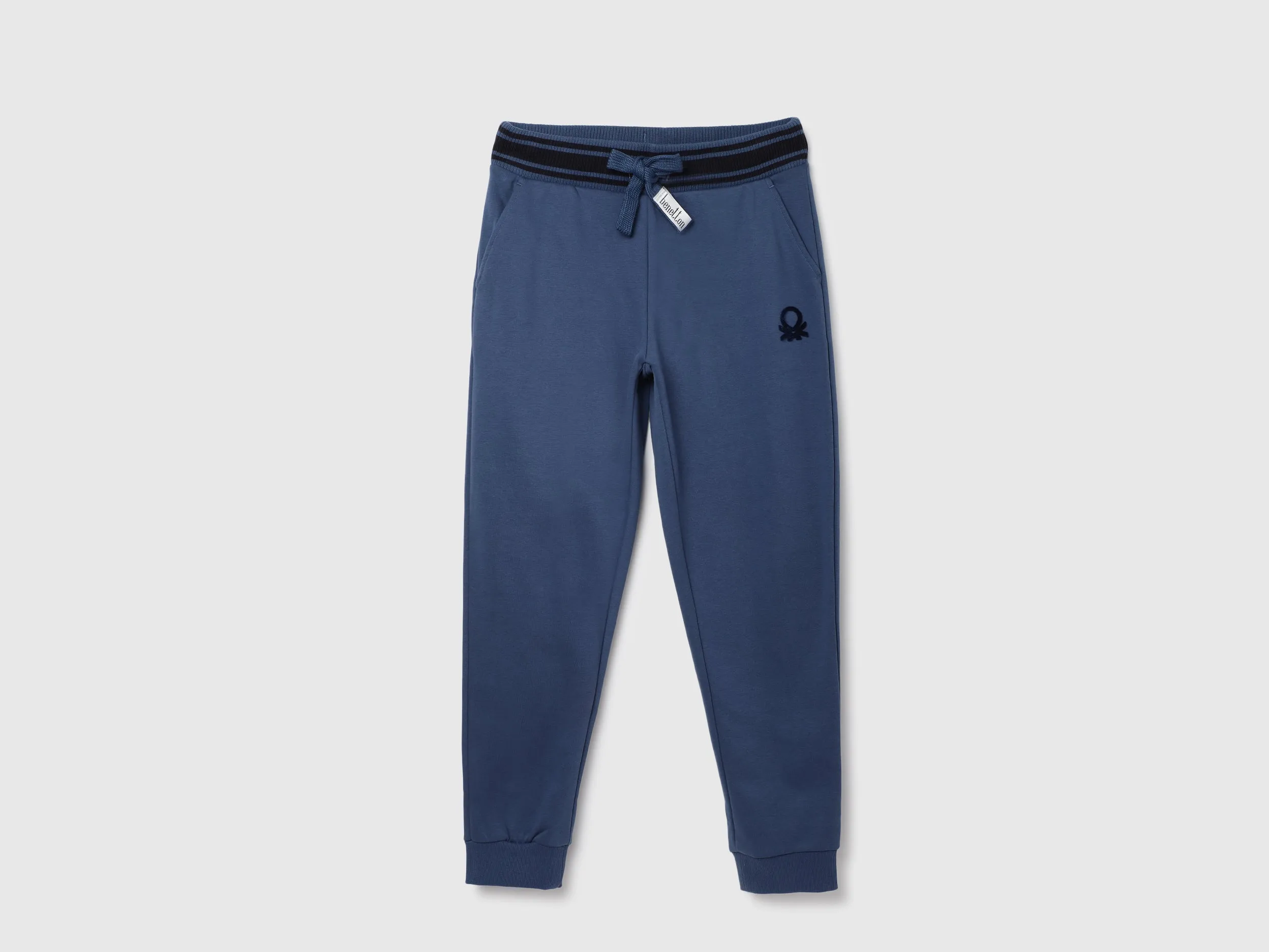 Solid Pattern Regular Fit Trousers