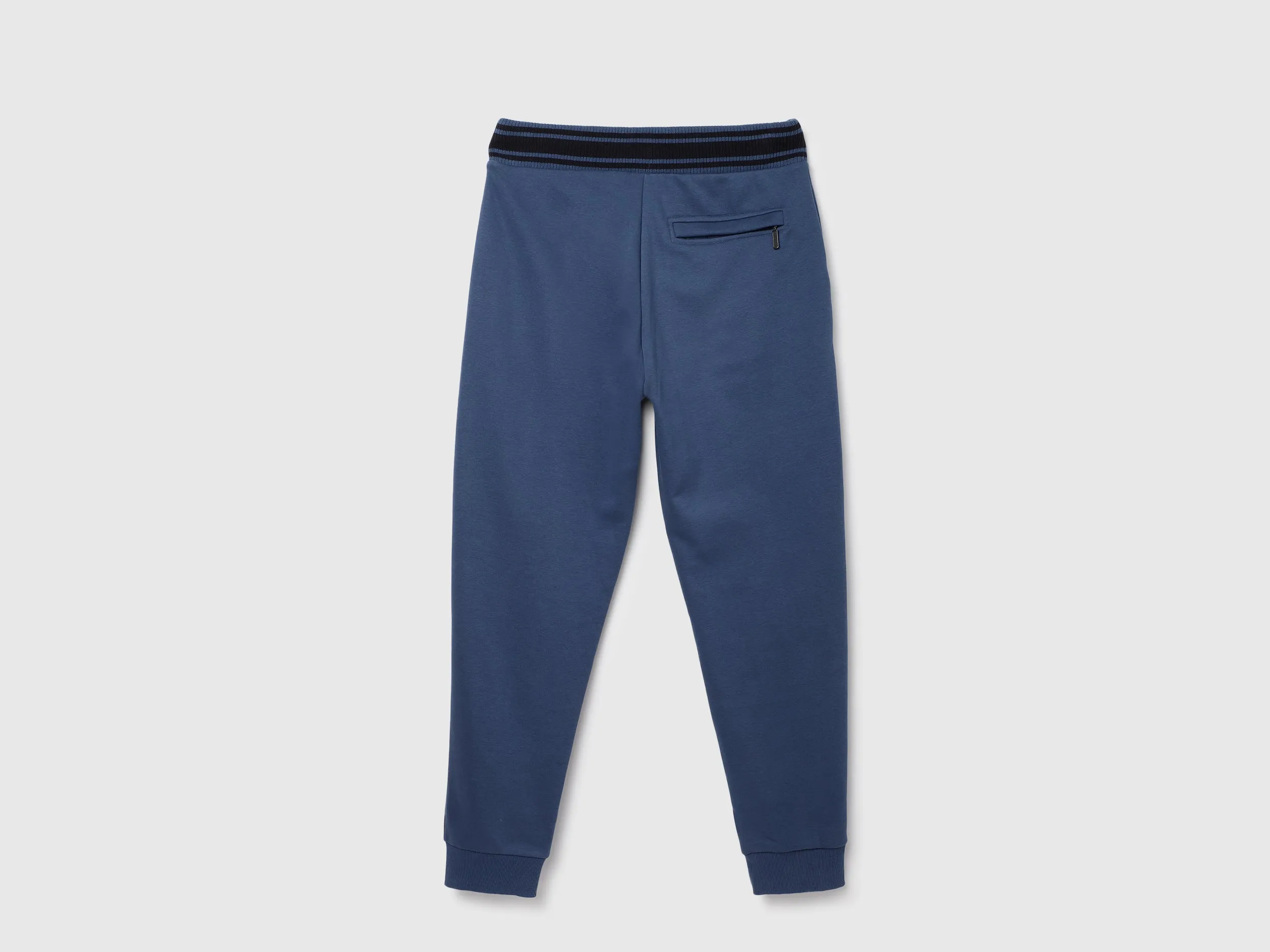 Solid Pattern Regular Fit Trousers