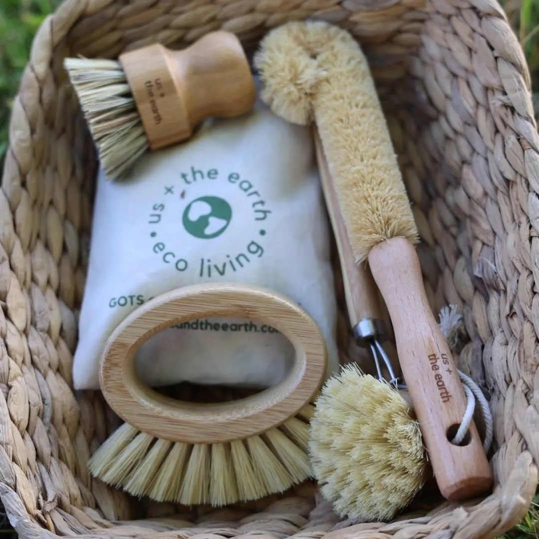 Us   The Earth | Eco Cleaning - Bamboo Scrubbing Brushes set of 4
