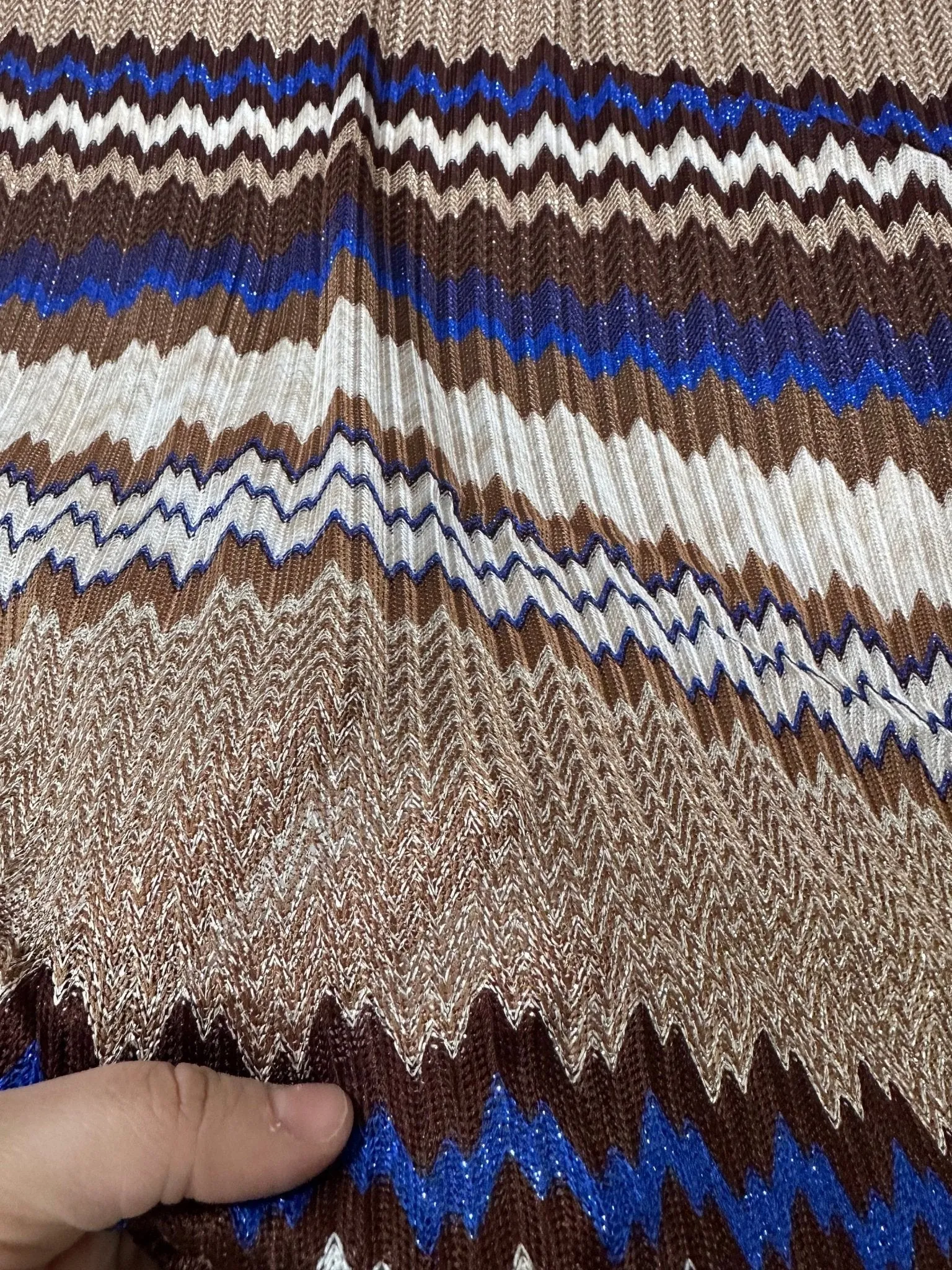 Zigzag Knit Mesh Fabric with Shimmer Elastic Jersey for Fashion Apparel