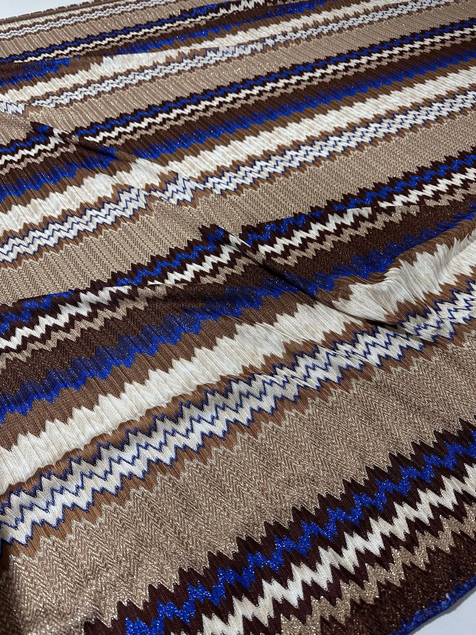 Zigzag Knit Mesh Fabric with Shimmer Elastic Jersey for Fashion Apparel